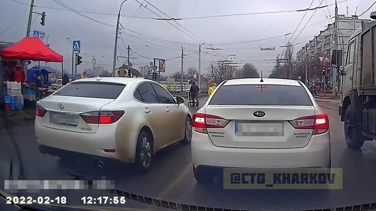 ДТП Харьков: Летевший по встречке на красный свет водитель Lexus пойман патрульными